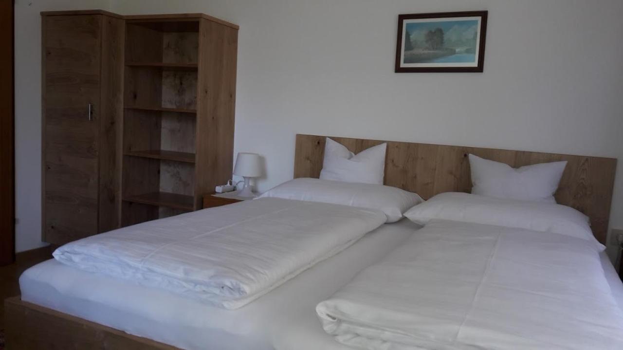 Haus Dorfblick Hotell Prägraten Exteriör bild