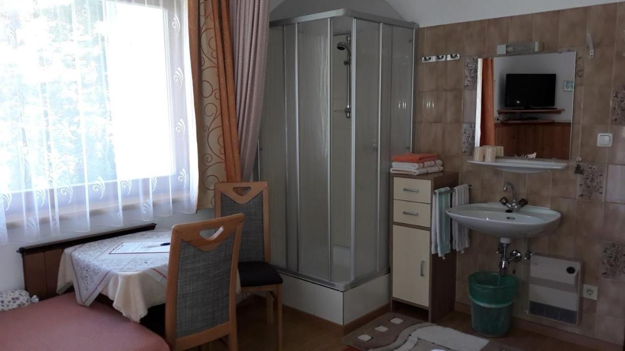 Haus Dorfblick Hotell Prägraten Exteriör bild