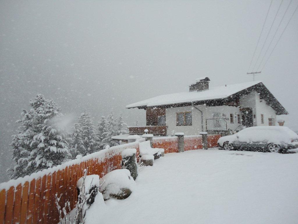 Haus Dorfblick Hotell Prägraten Exteriör bild