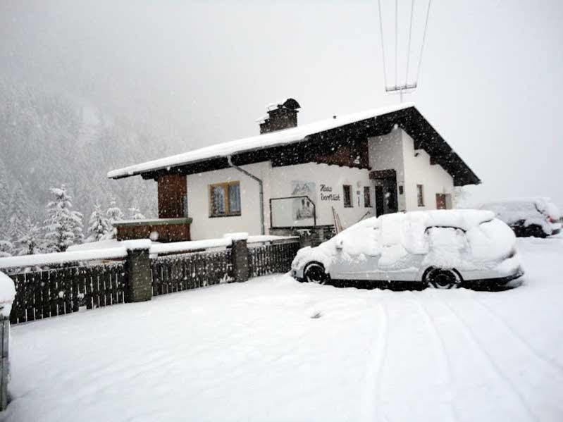 Haus Dorfblick Hotell Prägraten Exteriör bild