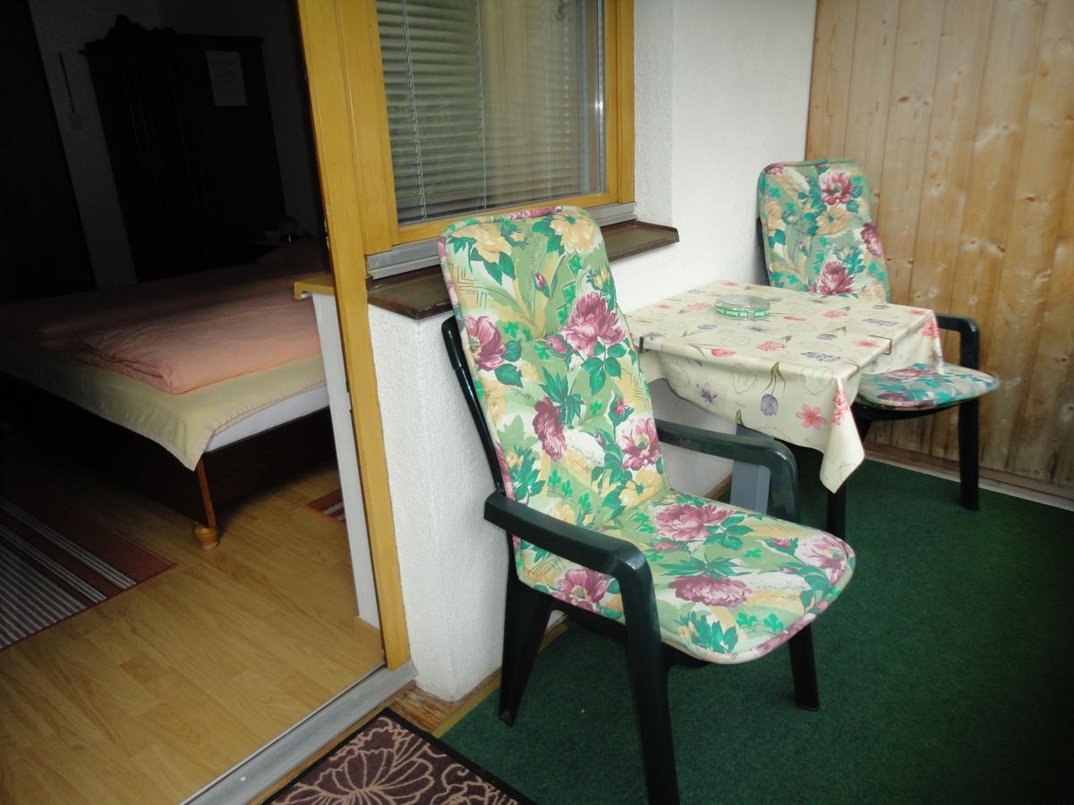 Haus Dorfblick Hotell Prägraten Exteriör bild